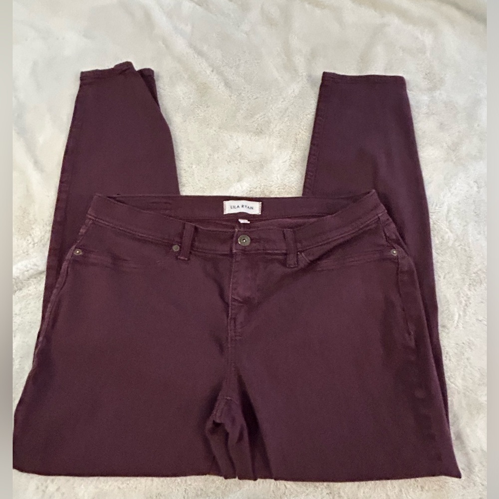 Lila Ryan. Size 32. Burgundy. - Picture 4 of 8